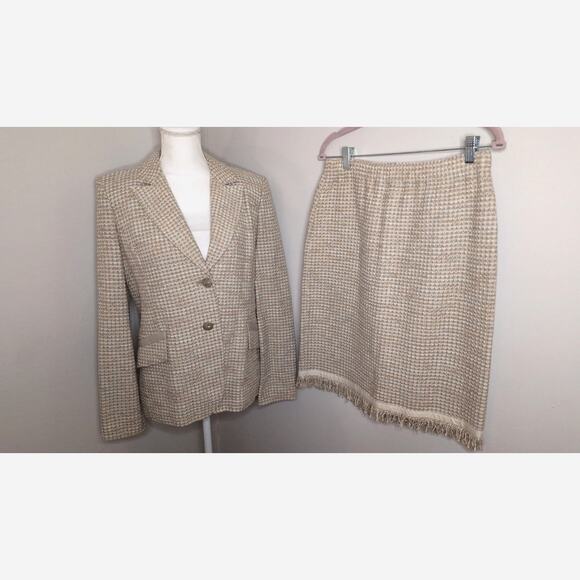 St. John Collection Jackets & Blazers - St. John pastel neutral tweed fringe blazer skirt set